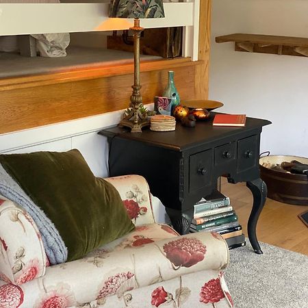 'The Den' Self Contained One Bedroom Annexe. ストックブリッジ エクステリア 写真
