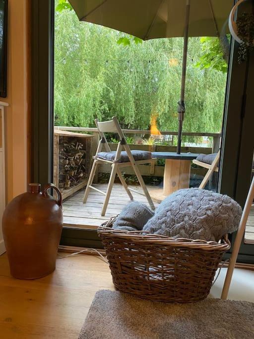 'The Den' Self Contained One Bedroom Annexe. ストックブリッジ エクステリア 写真
